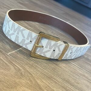 MICHAEL KORS- white mk belt size S